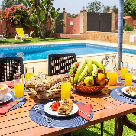 Villa In Algarve With Pool Near Beaches