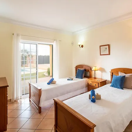 Villa In Algarve With Pool Near Beaches * Αλμπουφέιρα