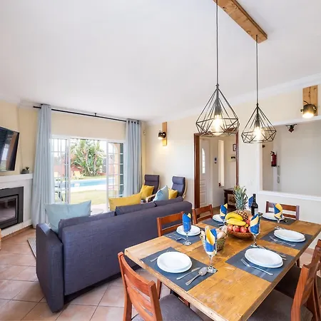Villa In Algarve With Pool Near Beaches *
