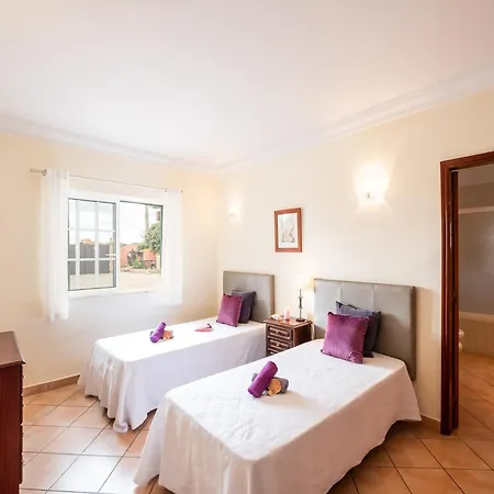 Villa In Algarve With Pool Near Beaches Αλμπουφέιρα